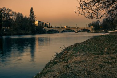 Köprü, turin Panoraması gün batımında