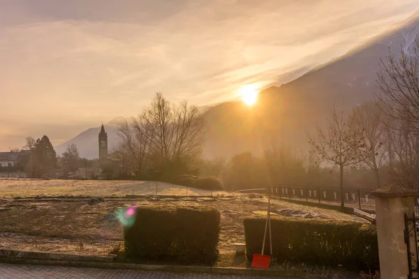 Paisaje Montaña Con Nieve Nevadas Día Con Mal Tiempo Cielo — Foto de Stock