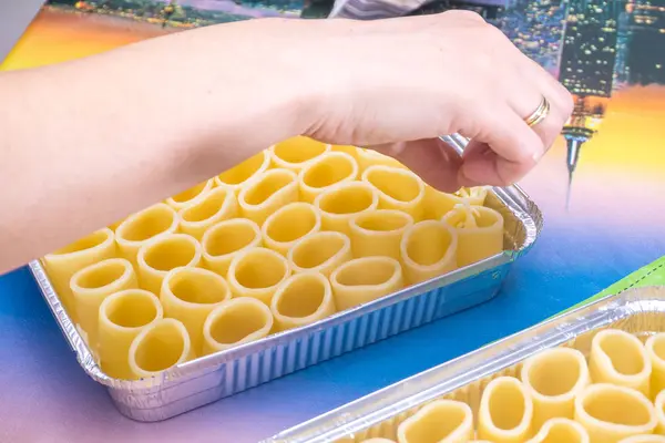 Italian Woman Cooks Season Italian Pasta — Stock Photo, Image