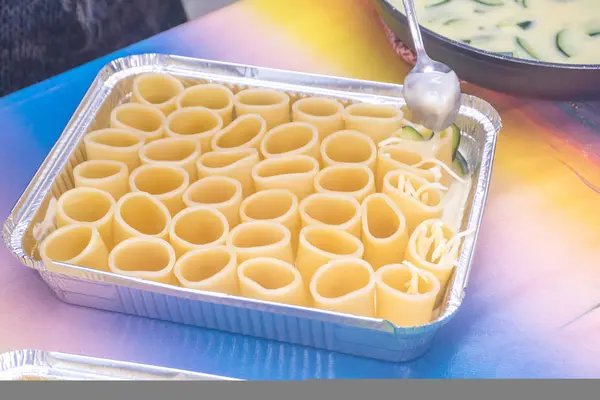 Italian Woman Cooks Season Italian Pasta — Stock Photo, Image