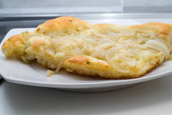 Focaccia Con Cebollas Plato — Foto de Stock