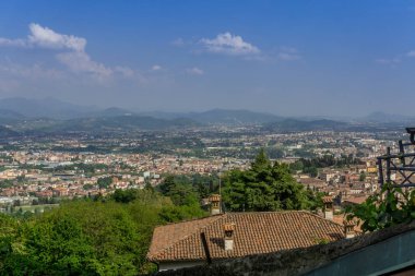 Bahar Bergamo şehir panoraması