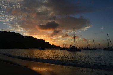 Gün batımı. Güzel Caribbean beach