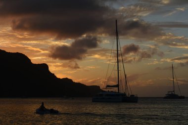 Güzel gün batımı. Güzel Caribbean beach