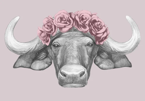 Ritratto Buffalo Con Corona Teste Floreali Illustrazione Disegnata Mano — Vettoriale Stock