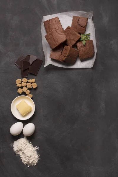Ciasto czekoladowe brownie i składniki tarta — Zdjęcie stockowe