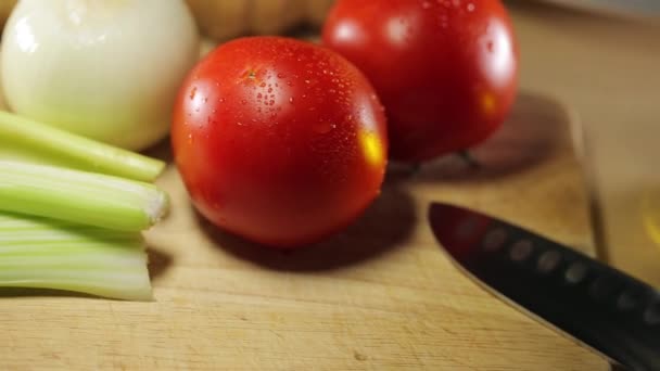 Ingredientes alimentarios saludables para espaguetis boloñeses — Vídeo de stock