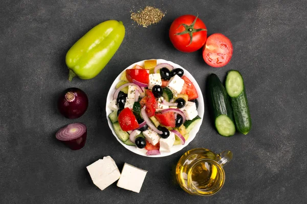 Greek salad with fresh vegetables — Stock Photo, Image