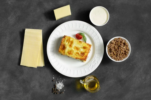 Tradiční italské lasagne s mletým hovězím — Stock fotografie