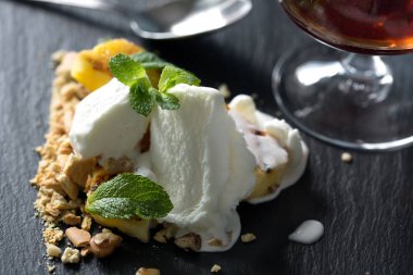 Vanilyalı dondurma şeffaf Kupası