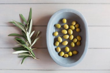 Taze yeşil zeytin. Üstten Görünüm