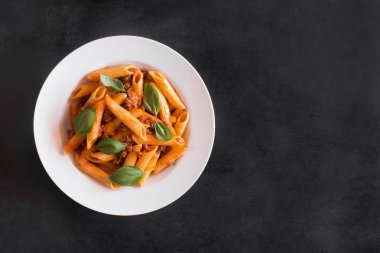 Bolognese soslu İtalyan Penne makarna