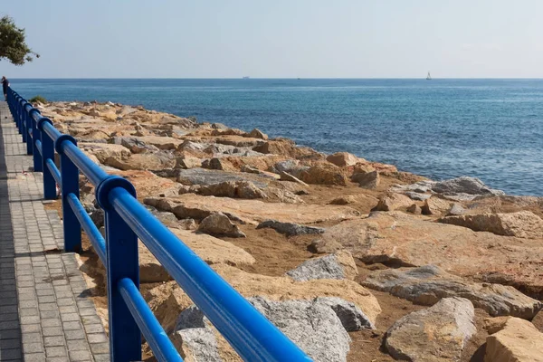 Promenade le long de la mer à Alicante, Espagne — Photo