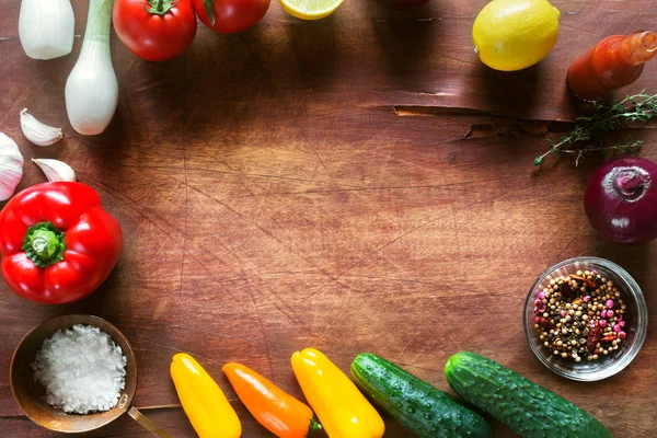 Fondo alimentario ecológico. Verduras sobre la mesa —  Fotos de Stock