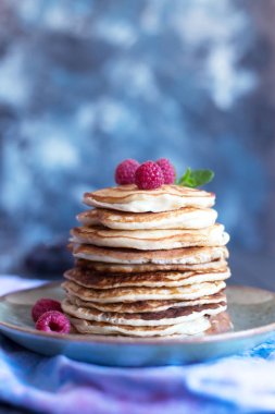 Çilek ve ballı krep. Kopya alanı