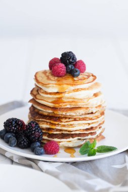 Böğürtlenli ve ballı krep