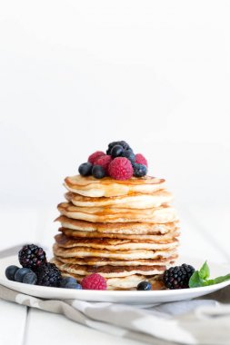 Çilek ve ballı krep. Kopya alanı