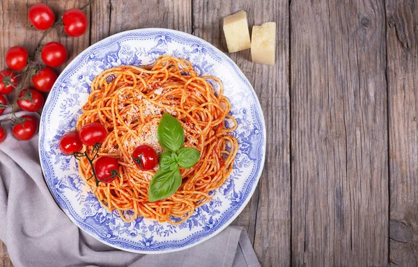 Pasta Tomato Sauce Cherry Tomatoes Parmesan Wooden Rustic Background Spaghetti — Stock Photo, Image