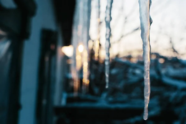 Icicles on roof — Stock Photo, Image