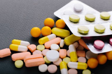 Birçok farklı ilaçlar, tablet, tablet, kapsül. Yakın çekimler