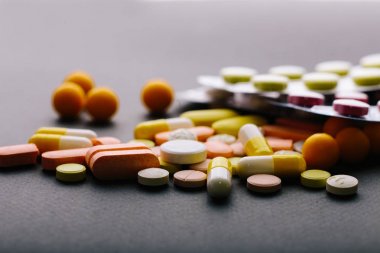 Birçok farklı ilaçlar, tablet, tablet, kapsül. Yakın çekimler