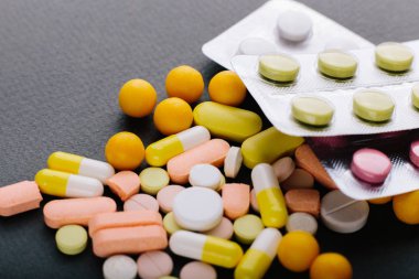 Birçok farklı ilaçlar, tablet, tablet, kapsül. Yakın çekimler