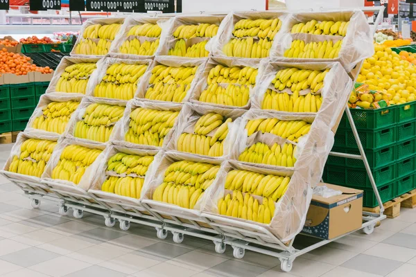 Muz süpermarket raflarında