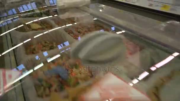Alimentos Congelados Supermercado — Vídeo de Stock