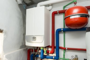 Kazan dairesinde gaz yoğunlaştırılıyor.