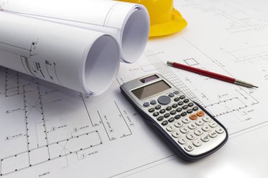 Bina: Proje çizimleri ile Ofis Masası