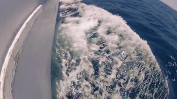 Vagues de mer au bord du yacht — Video