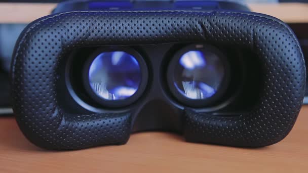 Óculos de realidade virtual do lado das lentes vr — Vídeo de Stock