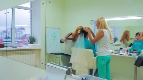 Preparation of Bride For Wedding in Beauty Salon — Stock Video