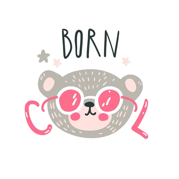 可爱的熊宝宝 戴着粉色眼镜 手绘矢量图解 用于儿童或婴儿衬衫的设计 时尚平面设计 儿童穿 生下来很酷的字母 — 图库矢量图片
