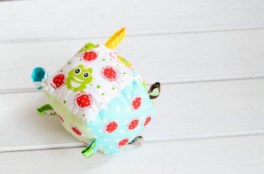 el yapımı oyuncak zar yastık kopya alanı ile