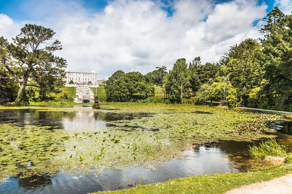 Ten Piękny Ogród Można Znaleźć Irlandii Przez Zamek Powercourt Pobliżu — Zdjęcie stockowe