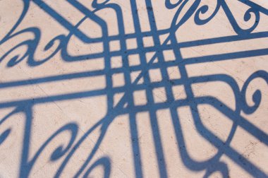 Gölge desen taş katta