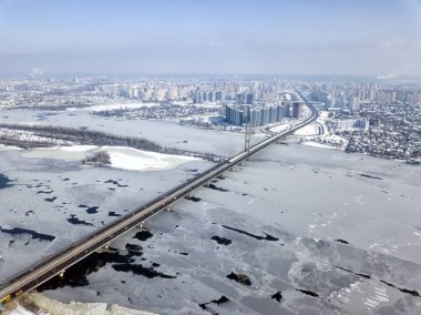 kentin kış aylarında Nehri Köprüsü'nün havadan görünümü