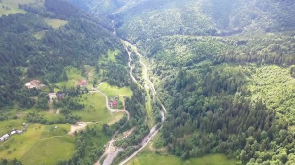 Drone Vliegt Bergen Zomer — Stockvideo