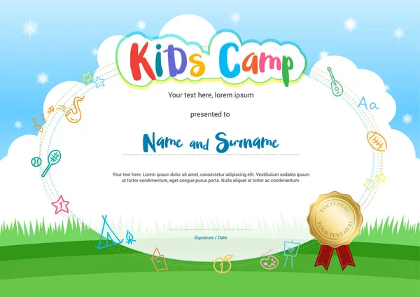 Diplôme ou certificat de camp d'été pour enfants avec fond de style dessin animé — Image vectorielle