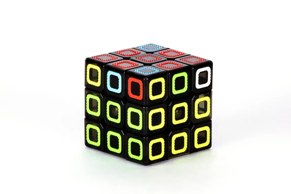 Κύβος Του Rubik Στο Λευκό Φόντο Στάδιο Ακολουθία Λύση Έξι — Φωτογραφία Αρχείου