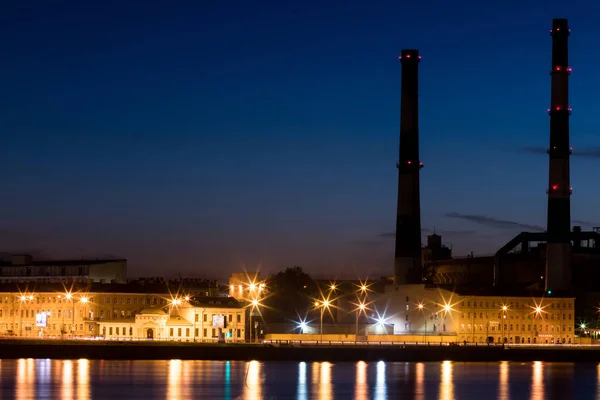Avond Thermische Elektriciteitscentrale Aan Kade Van Rivier Neva Sint Petersburg — Stockfoto