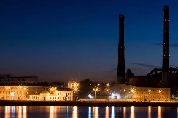 Central Térmica Nocturna Terraplén Del Río Neva San Petersburgo Rusia — Foto de Stock