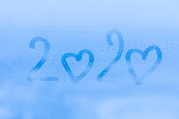 Παιδί Επιγραφή 2020 Σύμβολα Καρδιές Αντί Μηδενικά Στο Μπλε Γυαλί — Φωτογραφία Αρχείου