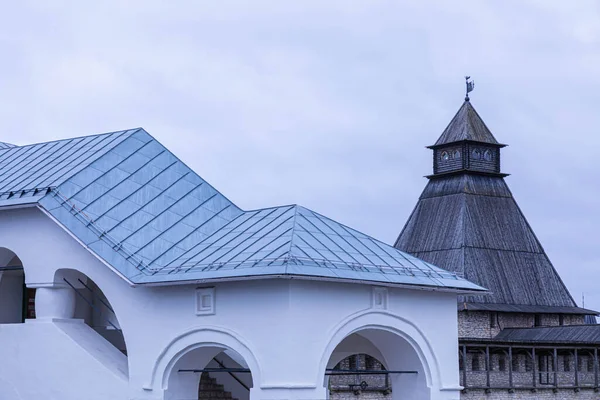 Stenen Toren Koepel Van Oud Antiek Kremlin Fort Met Houten — Stockfoto