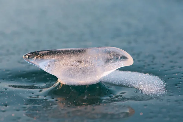 Trozo Hielo Como Pájaro Superficie Del Lago Baikal —  Fotos de Stock