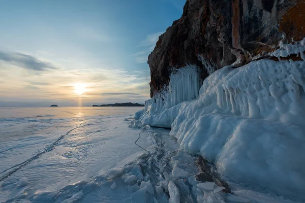 Lodowate Odpryski Skale Światło Świt Zima Jezioro Bajkał Kurminskiy Bay — Zdjęcie stockowe