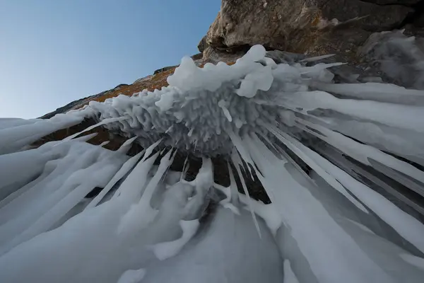 Postříkání Ledovou Nešetřit Mysu Hadarta Zimní Jezero Bajkal — Stock fotografie