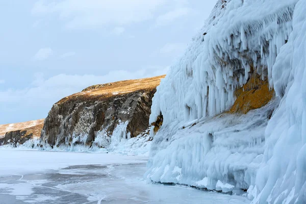 Respingos Gelo Respingo Gelo Rocha Lago Inverno Baikal — Fotografia de Stock