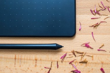 Dijital grafik tablet ve kalem